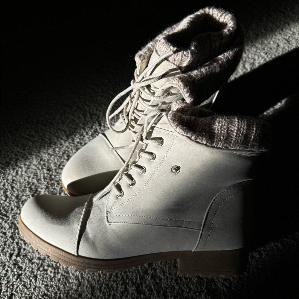 Shoe Dept. Boots 9.5